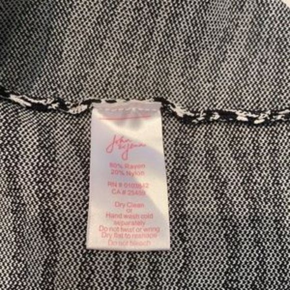 EUC🌸John & Jenn Zebra Print Knitwear Skirt - Picture 12 of 17